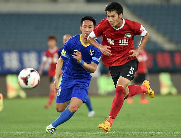 TA：多家豪门关注小将斯密特，阿尔克马尔对其估价约6000万欧