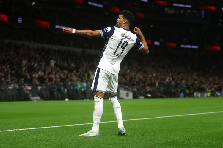 他是全场最冷静的人