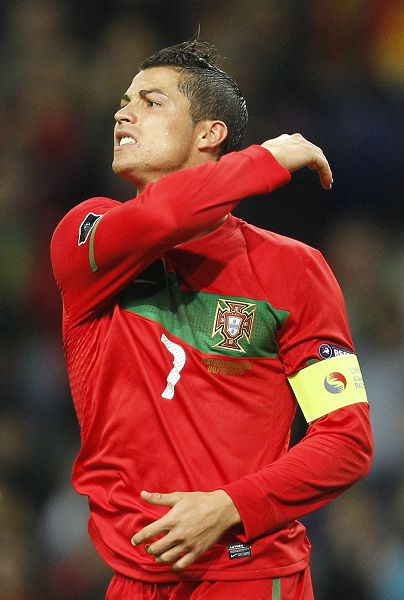 本世纪俱乐部+国家队助攻榜单：梅西446次第1，C罗305次第6（本世纪助攻榜（俱乐部+国家队）：梅西446次居首，C罗305次位列第六）