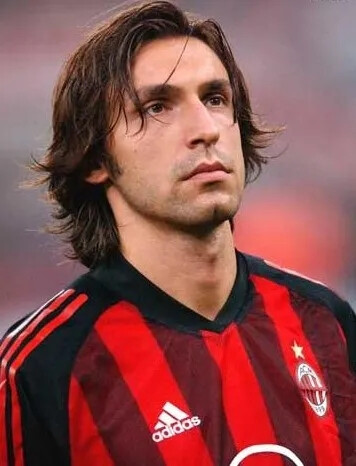 梅西附体！安东尼欧联超车后1V3吊射 10场6球2助打脸曼联+巴西男足（安东尼欧联神作：超车后1V3挑射，近10战6球2助，打脸曼联与巴西男足）