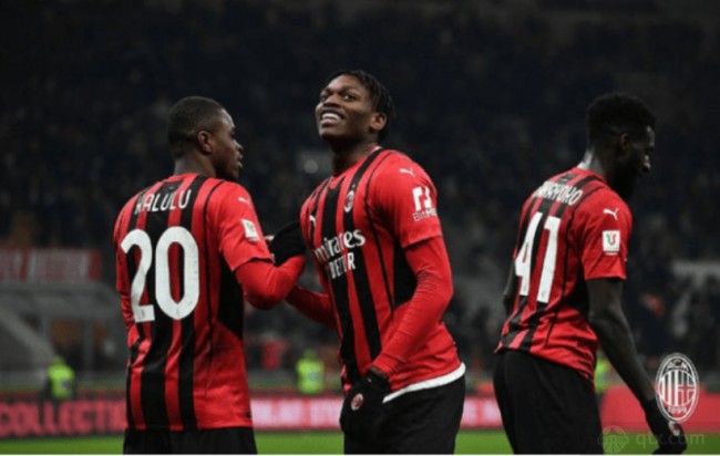 塞斯特罗：踢球风格上，我在学习卡塞米罗和克罗斯（塞斯特罗：我的踢法在向卡塞米罗、克罗斯学习）