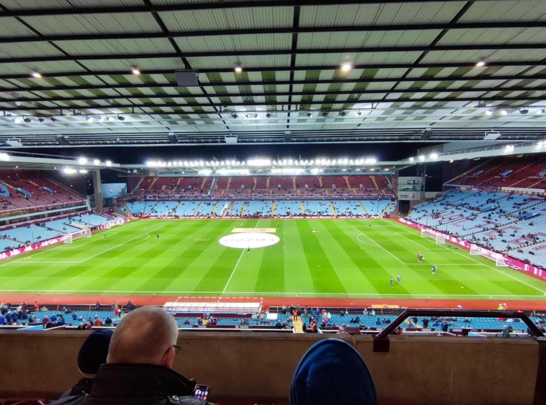 你的队徽不配出现在我的球场！细数桑德兰与纽卡的恩怨情仇（这枚队徽别踏入我的主场：盘点桑德兰与纽卡的百年宿怨）