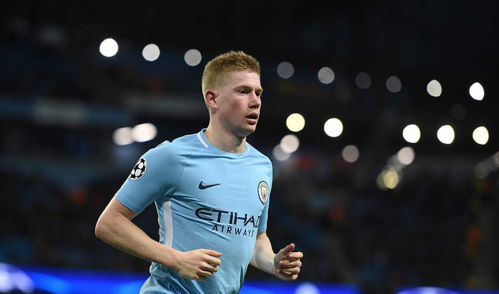 他回家了，回到了深爱的巴塞罗那