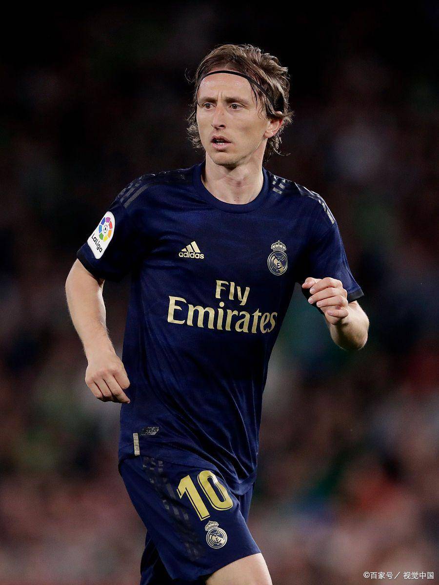 绝对死角，特拉布宗体育中场穆奇小角度任意球直接破门