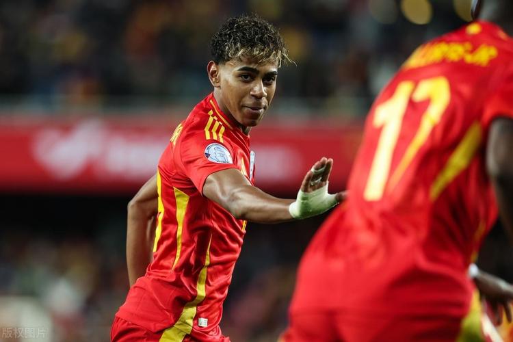 曼联积极追求希腊天才穆扎基蒂斯，有望在2026年夏季转会窗前完成交易。