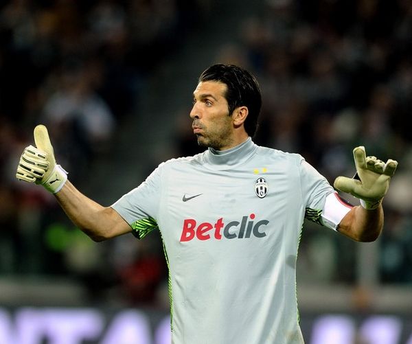 前喀麦隆主帅：埃托奥认为自己最帅，不用奥纳纳是怕球员对抗（前喀麦隆主帅称：埃托奥自认最帅，弃用奥纳纳为避队内对抗）