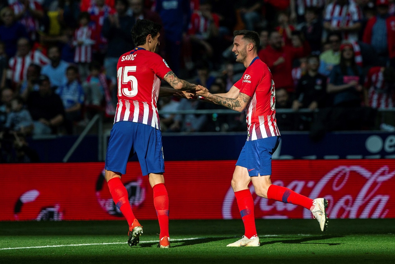 官方：因燃放烟花等行为，拜仁被罚款4.6万欧+关闭主场部分看台（官方通报：拜仁因燃放烟花等违规被罚4.6万欧，主场部分看台将关闭）