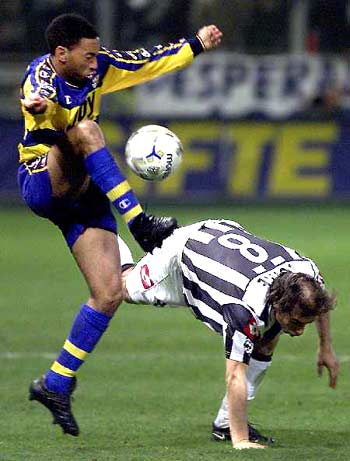 率海地时隔52年重返世界杯的主帅米涅，却从未踏入海地国土（率海地52年后重返世界杯的主帅米涅，竟从未踏足海地）