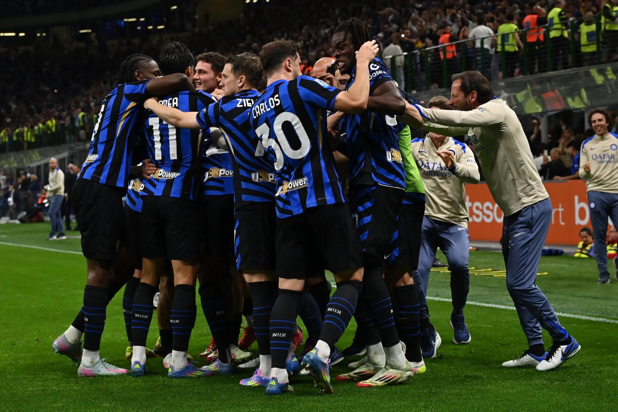 球迷态度：回顾2025年国内外足坛，哪些事让你印象深刻？（从球迷视角盘点2025年中外足坛：哪些瞬间最难忘？）